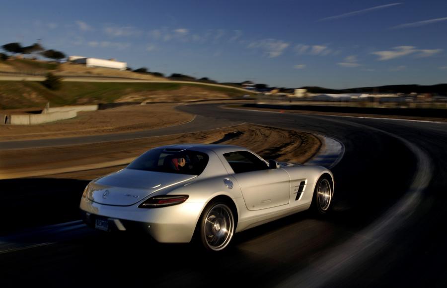  Mercedes-Benz SLS AMG 2010 года  (фото 338 из 526)